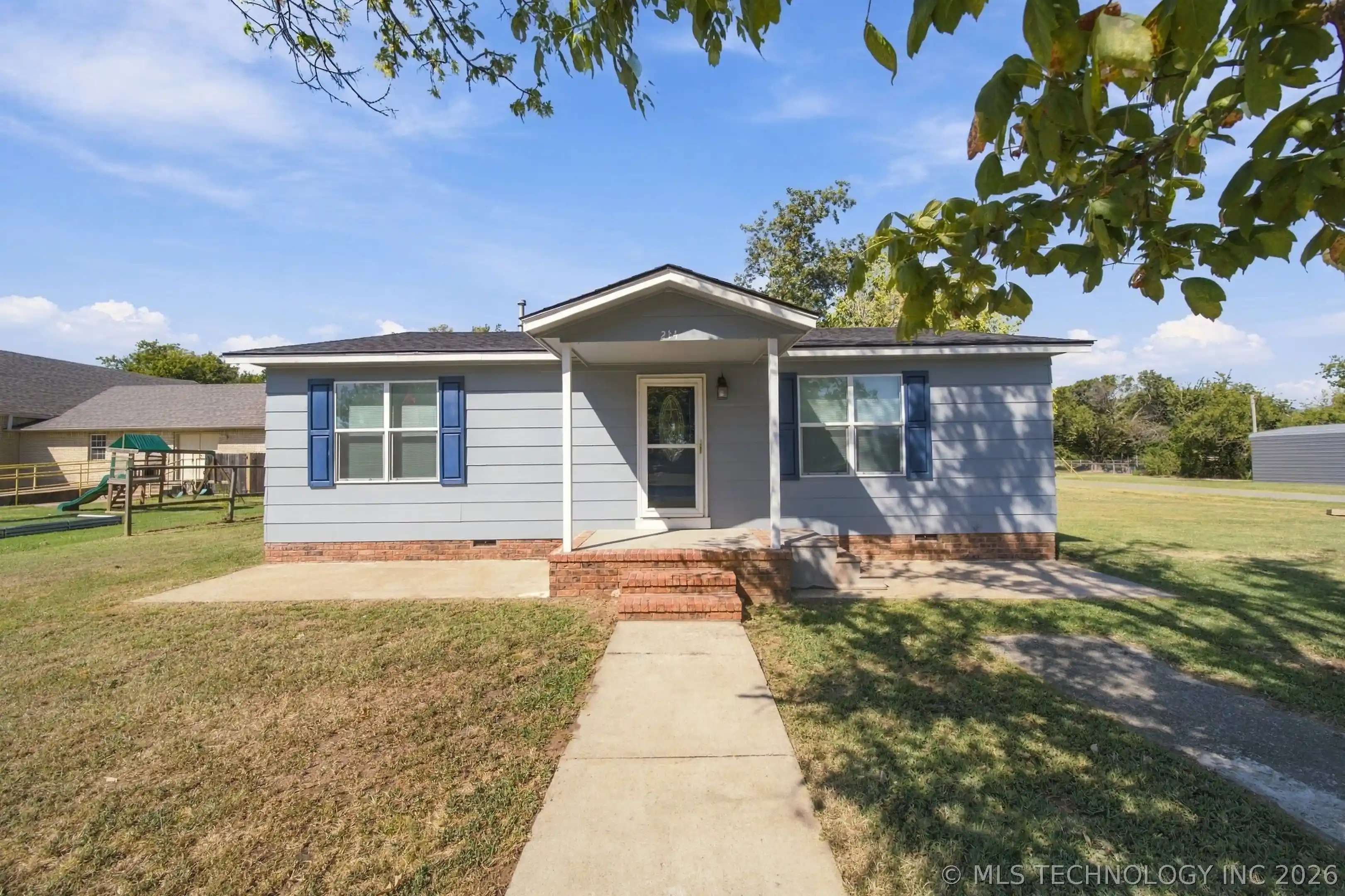 Photo 1 of Single family home for sale at 214 N Hughes St, Morris, OK 74445 | MLS# 2634056 | Listing updated on 2026-10-25