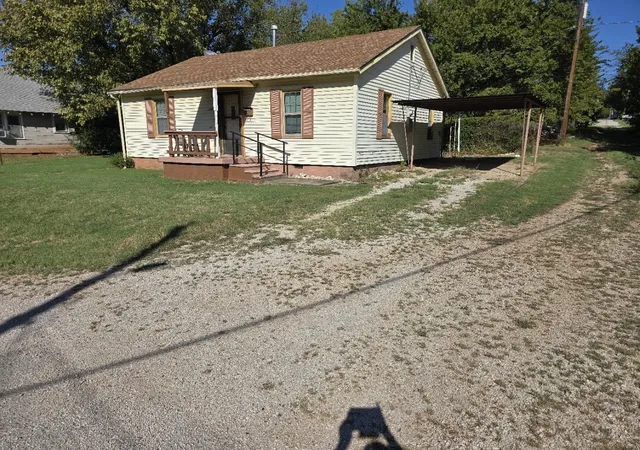 Photo 2 of Single family home for sale at 1104 8th Street, Pawnee, OK 74058 | MLS# 2634073 | Listing updated on 2026-09-16