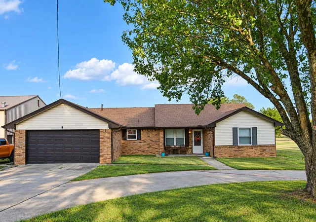 Photo 1 of Sale Pending at 35648 E 120 Road, Seminole, OK 74868 | MLS# 2634025 | Listing updated on 2026-09-30