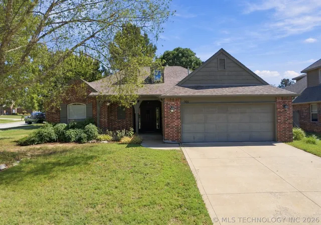 Photo 1 of Single family home for sale at 901 S 71st Street, Broken Arrow, OK 74014 | MLS# 2634122 | Listing updated on 2026-09-20