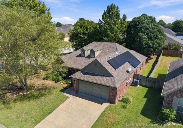 Photo 2 of Single family home for sale at 901 S 71st Street, Broken Arrow, OK 74014 | MLS# 2634122 | Listing updated on 2026-09-20