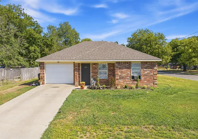 Photo 1 of Single family home for sale at 617 Ne 6th Avenue, Ardmore, OK 73401 | MLS# 2634053 | Listing updated on 2026-10-02