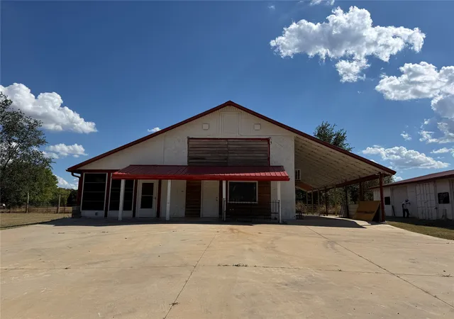 Photo 2 of Single family home for sale at 629 S Highway 59, Watts, OK 74964 | MLS# 2633539 | Listing updated on 2026-09-17