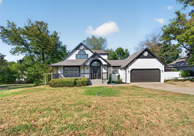 Single family home for sale at 18641 Woodbriar Ln, Catoosa, OK 74015 | MLS# 2634148