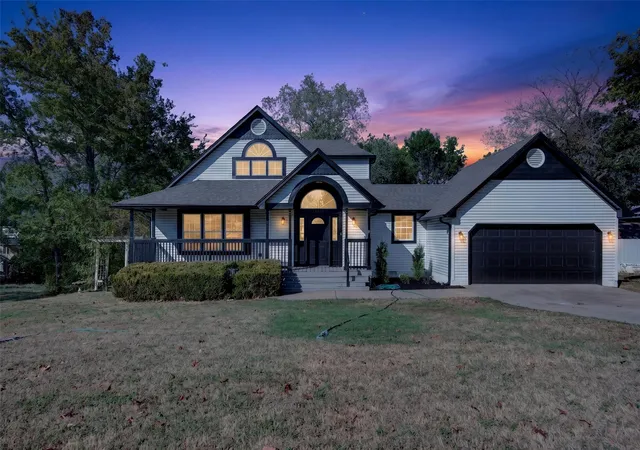 Photo 2 of Single family home for sale at 18641 Woodbriar Ln, Catoosa, OK 74015 | MLS# 2634148 | Listing updated on 2026-10-07