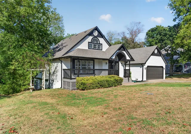 Photo 3 of Single family home for sale at 18641 Woodbriar Ln, Catoosa, OK 74015 | MLS# 2634148 | Listing updated on 2026-10-07