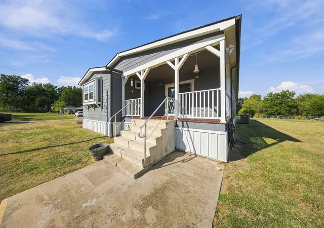 Photo 3 of Manufactured home for sale at 919 W Federal St, Drumright, OK 74030 | MLS# 2634236 | Listing updated on 2026-10-05