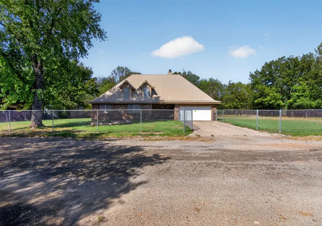 Photo 2 of Sale Pending at 4088 South 4356, Pryor, OK 74361 | MLS# 2633924 | Listing updated on 2026-10-28