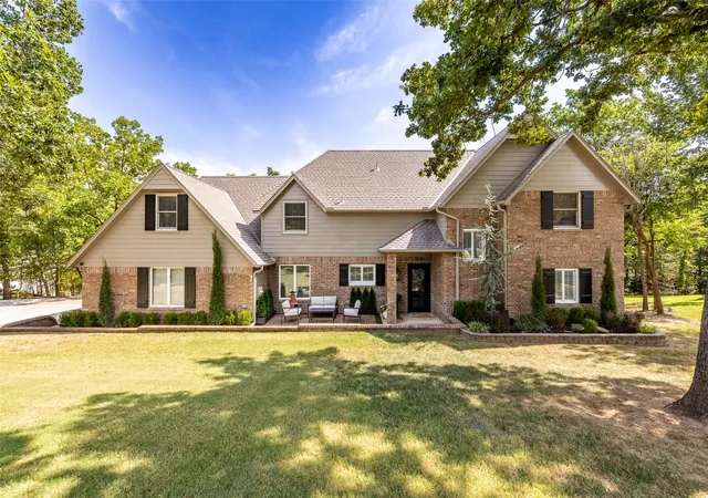Photo 1 of Single family home for sale at 12123 Skyline Dr, Jenks, OK 74037 | MLS# 2634152 | Listing updated on 2026-10-08