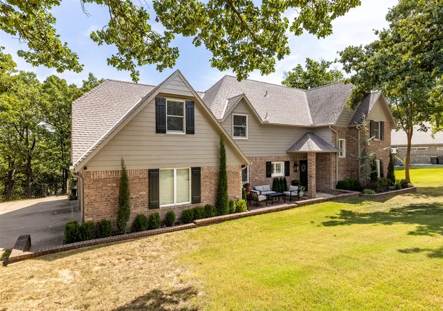 Photo 2 of Single family home for sale at 12123 Skyline Dr, Jenks, OK 74037 | MLS# 2634152 | Listing updated on 2026-10-08