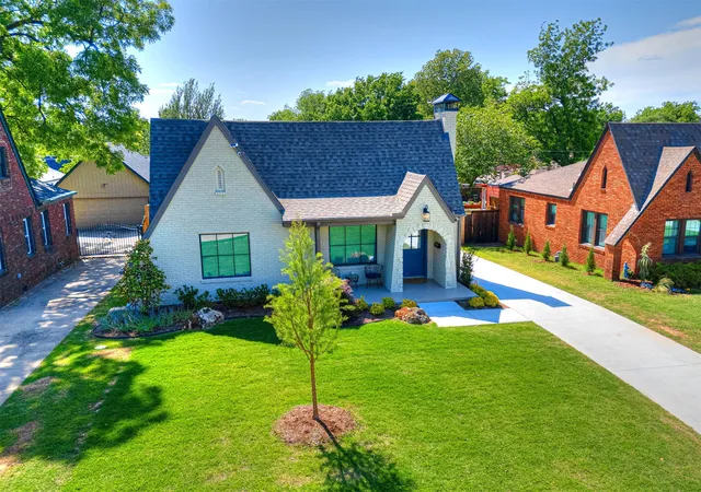 Photo 3 of Single family home for sale at 1540 S Columbia Pl, Tulsa, OK 74104 | MLS# 2634183 | Listing updated on 2026-09-17