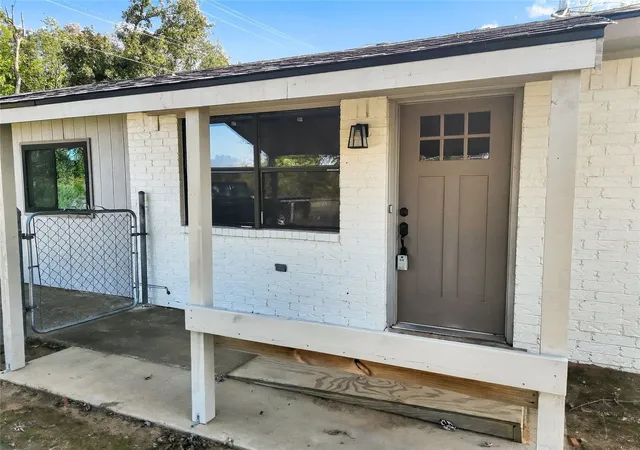 Photo 3 of Single family home for sale at 1517 N 7th Street, Stilwell, OK 74960 | MLS# 2538722 | Listing updated on 2026-09-22