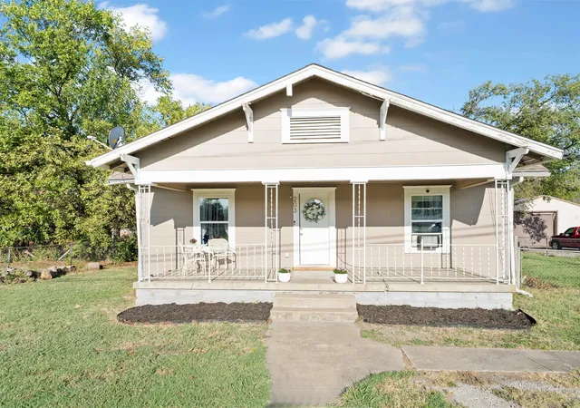 Photo 1 of Sale Pending at 203 N Shawnee St, Catoosa, OK 74015 | MLS# 2634280 | Listing updated on 2026-10-08