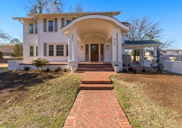 Photo 2 of Single family home for sale at 415 Sunset Dr, Ardmore, OK 73401 | MLS# 2634307 | Listing updated on 2026-09-21