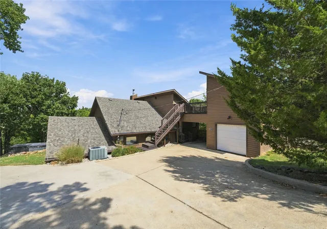 Photo 2 of Single family home for sale at 84 Rock Ln, Sand Springs, OK 74063 | MLS# 2634362 | Listing updated on 2026-10-06