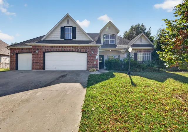 Photo 1 of Single family home for sale at 9303 N 103rd Eastavenue, Owasso, OK 74055 | MLS# 2634337 | Listing updated on 2026-10-09
