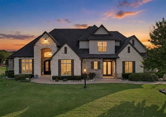Photo 1 of Sale Pending at 18523 E Persimmon Ln, Owasso, OK 74055 | MLS# 2634207 | Listing updated on 2026-09-21