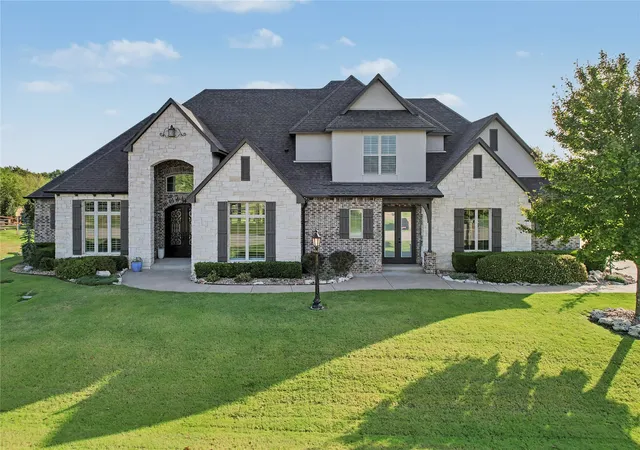 Photo 2 of Sale Pending at 18523 E Persimmon Ln, Owasso, OK 74055 | MLS# 2634207 | Listing updated on 2026-09-21