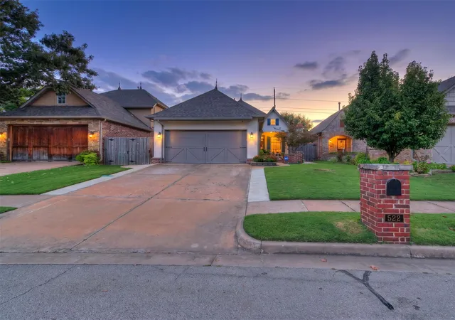 Photo 2 of Sale Pending at 522 N Willow Pl, Jenks, OK 74037 | MLS# 2634356 | Listing updated on 2026-09-21