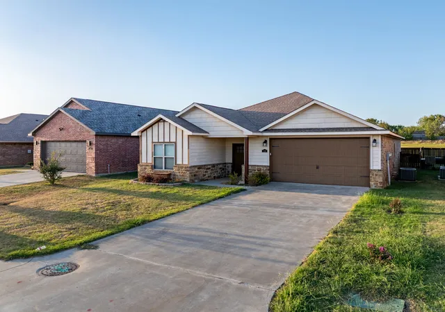 Photo 1 of Single family home for sale at 108 Tallgrass St, Calera, OK 74730 | MLS# 2634381 | Listing updated on 2026-09-18