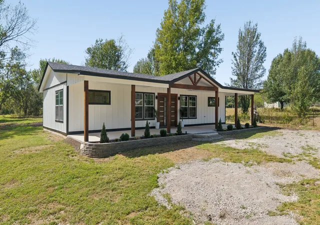 Photo 1 of Single family home for sale at 16254 E 410 Road, Claremore, OK 74017 | MLS# 2634385 | Listing updated on 2026-10-06