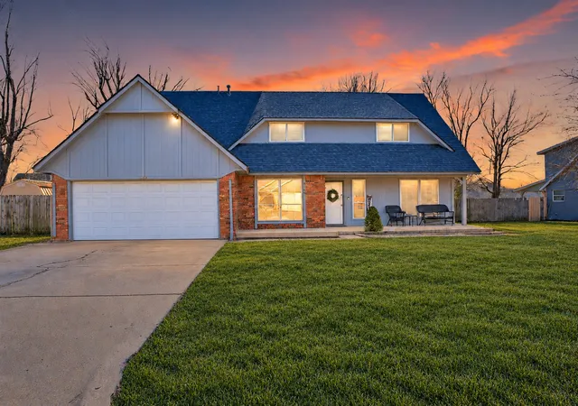 Single family home for sale at 1105 W Delmar St, Broken Arrow, OK 74012 | MLS# 2634199