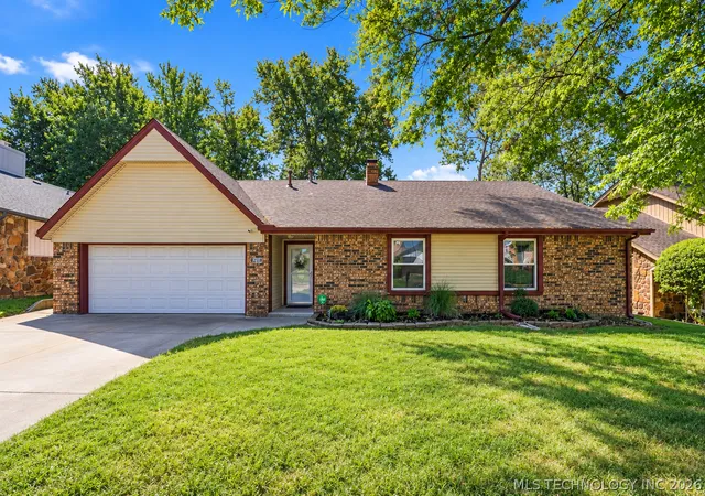 Photo 1 of Sale Pending at 2317 W Louisville St, Broken Arrow, OK 74012 | MLS# 2634409 | Listing updated on 2026-10-08