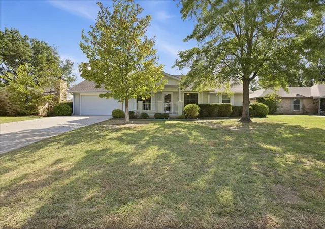 Photo 2 of Single family home for sale at 620 Ann, Ada, OK 74820 | MLS# 2634408 | Listing updated on 2026-09-18