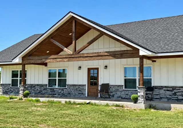 Photo 1 of Single family home for sale at 11659 E Enterprise, Wapanucka, OK 73461 | MLS# 2634418 | Listing updated on 2026-09-18