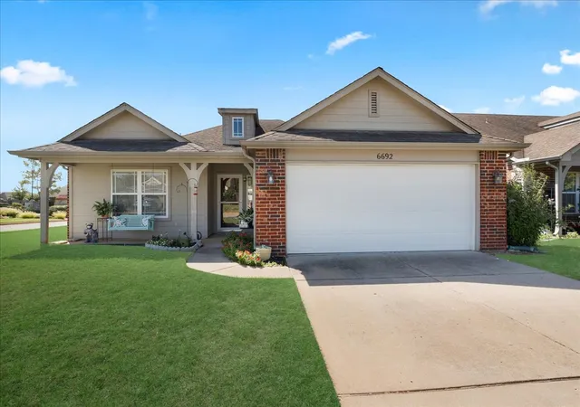 Photo 1 of Sale Pending at 6692 E 130th Place S, Bixby, OK 74008 | MLS# 2629966 | Listing updated on 2026-09-29