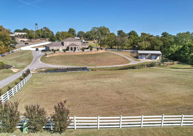 Photo 2 of Single family home for sale at 1241 Circle Dr, Sapulpa, OK 74066 | MLS# 2633631 | Listing updated on 2026-09-18