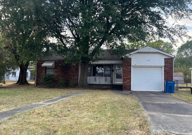 Photo 1 of Sale Pending at 1317 S 10th Street, Mc Alester, OK 74501 | MLS# 2634445 | Listing updated on 2026-10-02