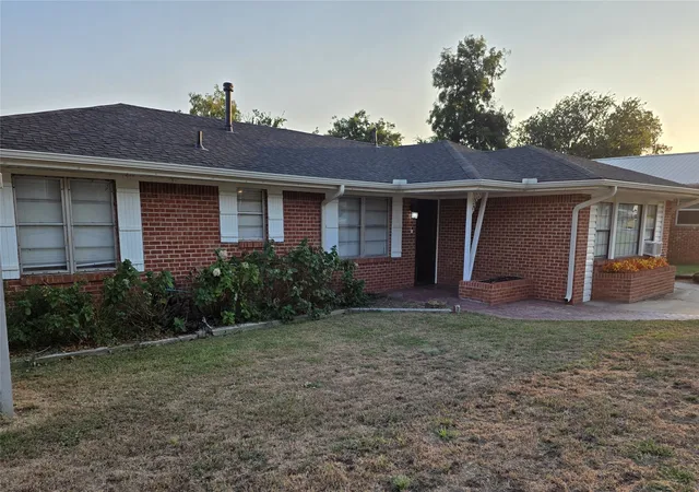 Photo 1 of Single family home for sale at 1917 11 Street, Ada, OK 74820 | MLS# 2634166 | Listing updated on 2026-10-08