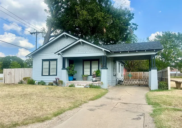 Photo 1 of Single family home for sale at 1410 W Elm St, Durant, OK 74701 | MLS# 2634151 | Listing updated on 2026-10-06
