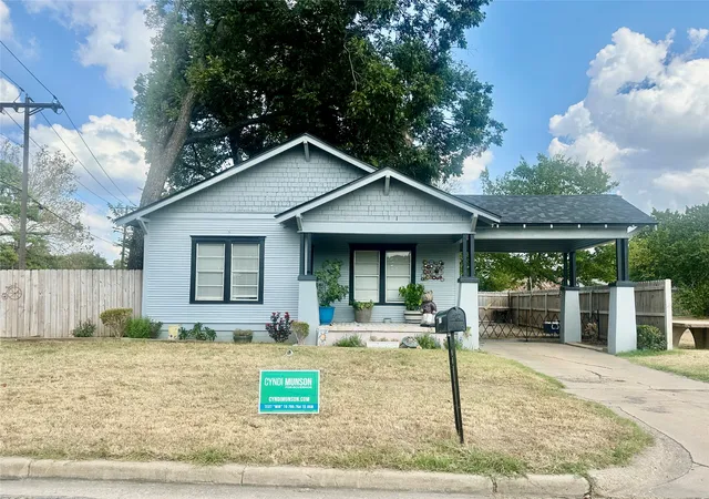 Photo 3 of Single family home for sale at 1410 W Elm St, Durant, OK 74701 | MLS# 2634151 | Listing updated on 2026-10-06