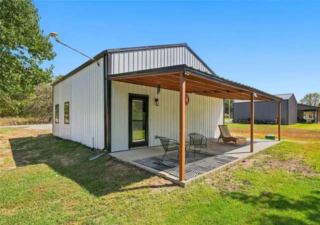 Photo 3 of Single family home for sale at 420492 E 1168 Road, Eufaula, OK 74432 | MLS# 2633989 | Listing updated on 2026-09-29