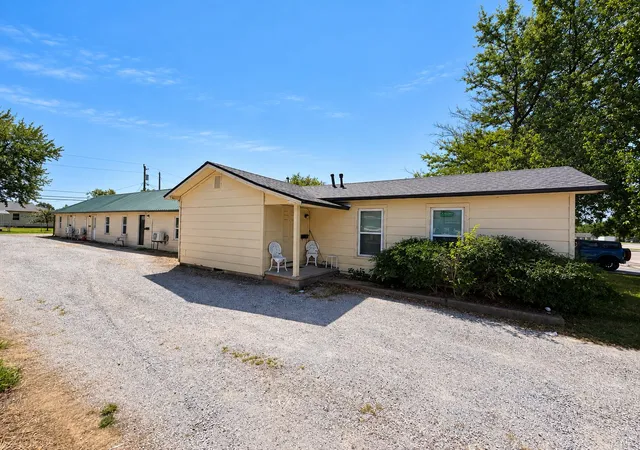 Photo 1 of Sale Pending at 808 N Cherokee St, Claremore, OK 74017 | MLS# 2634479 | Listing updated on 2026-10-05
