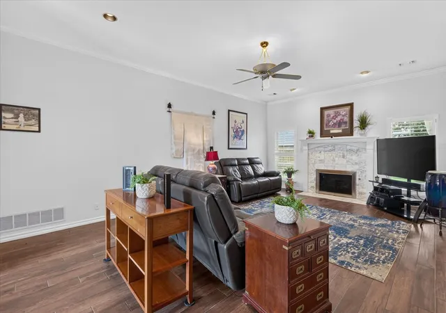 Photo 3 of Sale Pending at 309 Parkhill Ln, Bartlesville, OK 74006 | MLS# 2634296 | Listing updated on 2026-10-07