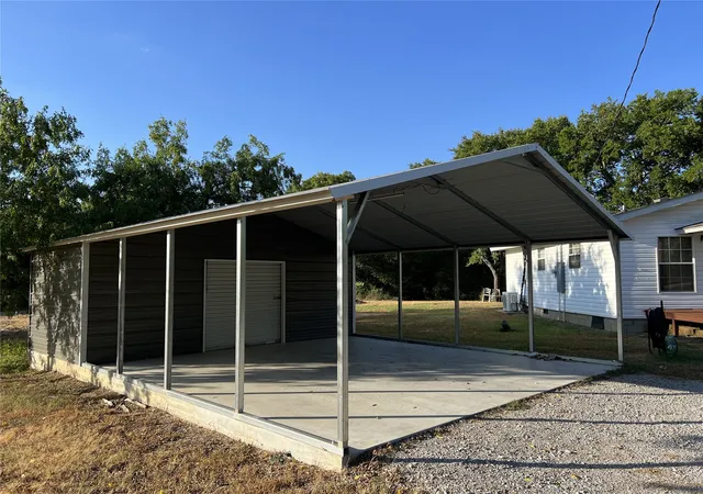 Photo 2 of Single family home for sale at 3510 Se Carter St, Ardmore, OK 73401 | MLS# 2634483 | Listing updated on 2026-09-19