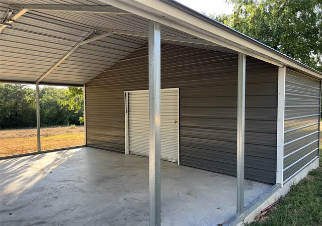 Photo 3 of Single family home for sale at 3510 Se Carter St, Ardmore, OK 73401 | MLS# 2634483 | Listing updated on 2026-09-19