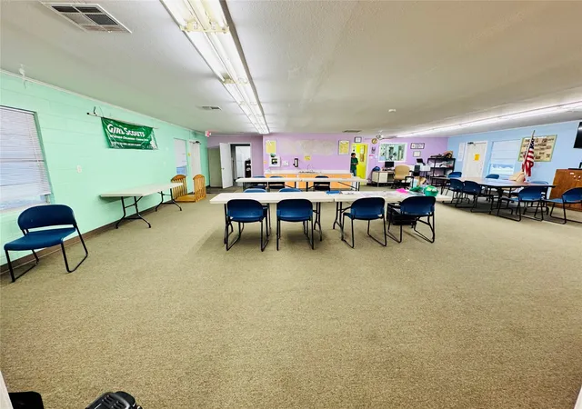 Photo 3 of Single family home for sale at 811 Grand Ave E, Ponca City, OK 74601 | MLS# 2634485 | Listing updated on 2026-09-19