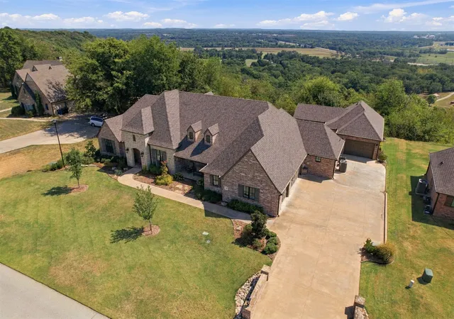 Photo 2 of Sale Pending at 6985 N 198th Eastavenue, Owasso, OK 74055 | MLS# 2634371 | Listing updated on 2026-09-23