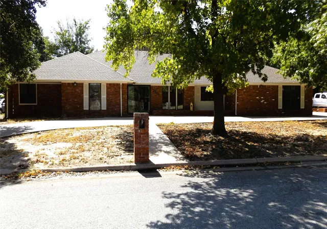 Photo 3 of Single family home for sale at 3513 Chickadee Ln, Enid, OK 73703 | MLS# 2634325 | Listing updated on 2026-09-19