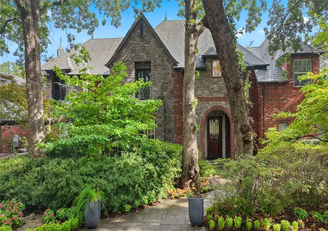 Photo 2 of Mansion for sale at 4752 E 114th Street Nw, Tulsa, OK 74137 | MLS# 2633943 | Listing updated on 2026-09-24