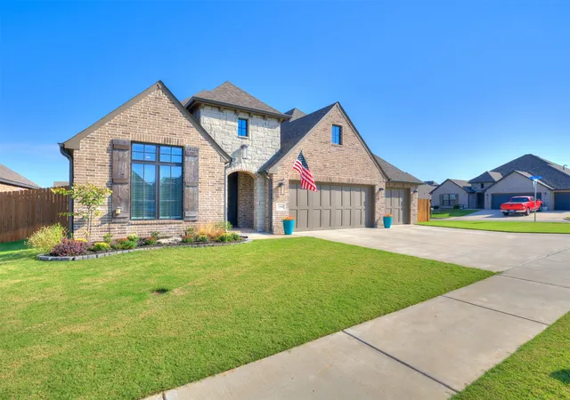 Photo 2 of Sale Pending at 2508 E Olympia St, Broken Arrow, OK 74014 | MLS# 2634518 | Listing updated on 2026-09-28