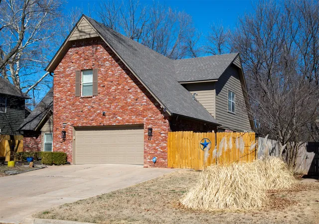 Photo 3 of Single family home for sale at 10215 E 98th Street, Tulsa, OK 74133 | MLS# 2634523 | Listing updated on 2026-10-02