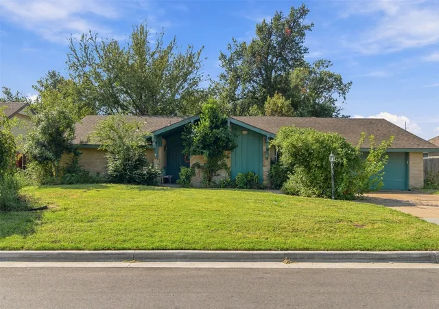 Photo 2 of Single family home for sale at 5748 E 47th Place, Tulsa, OK 74135 | MLS# 2633122 | Listing updated on 2026-09-19