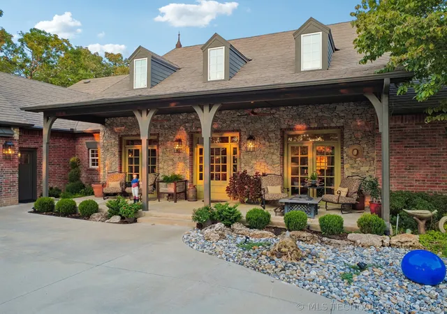Single family home for sale at 12381 S Florence Ave, Jenks, OK 74037 | MLS# 2634059