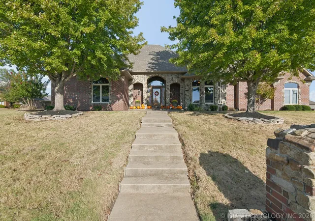Photo 2 of Single family home for sale at 4116 Stonecreek Dr, Muskogee, OK 74403 | MLS# 2634493 | Listing updated on 2026-09-19
