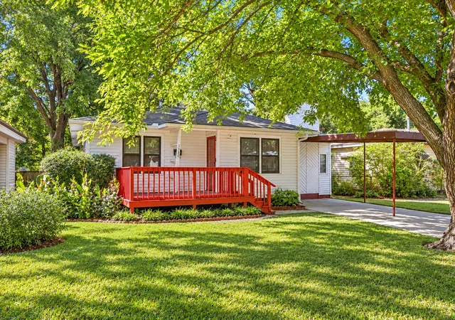 Photo 2 of Single family home for sale at 1720 Easley, Ardmore, OK 73401 | MLS# 2634251 | Listing updated on 2026-10-05
